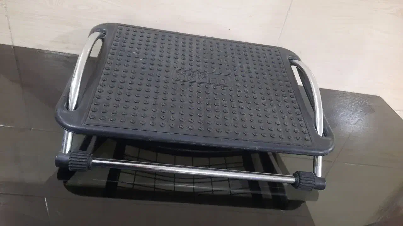 صندلی و زیر پایی|مبلمان اداری|حمیدیا, |دیوار