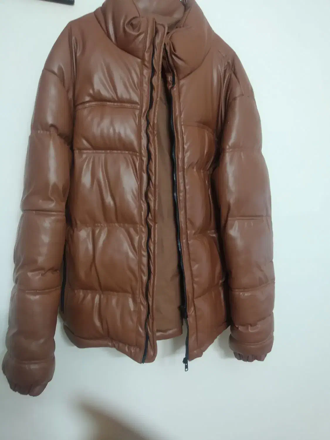 کاپشن چرم ،جنس عالی،کاملا سالم،در حد نو نو، سایز L|لباس|شاهینشهر, شهرک گلدیس|دیوار