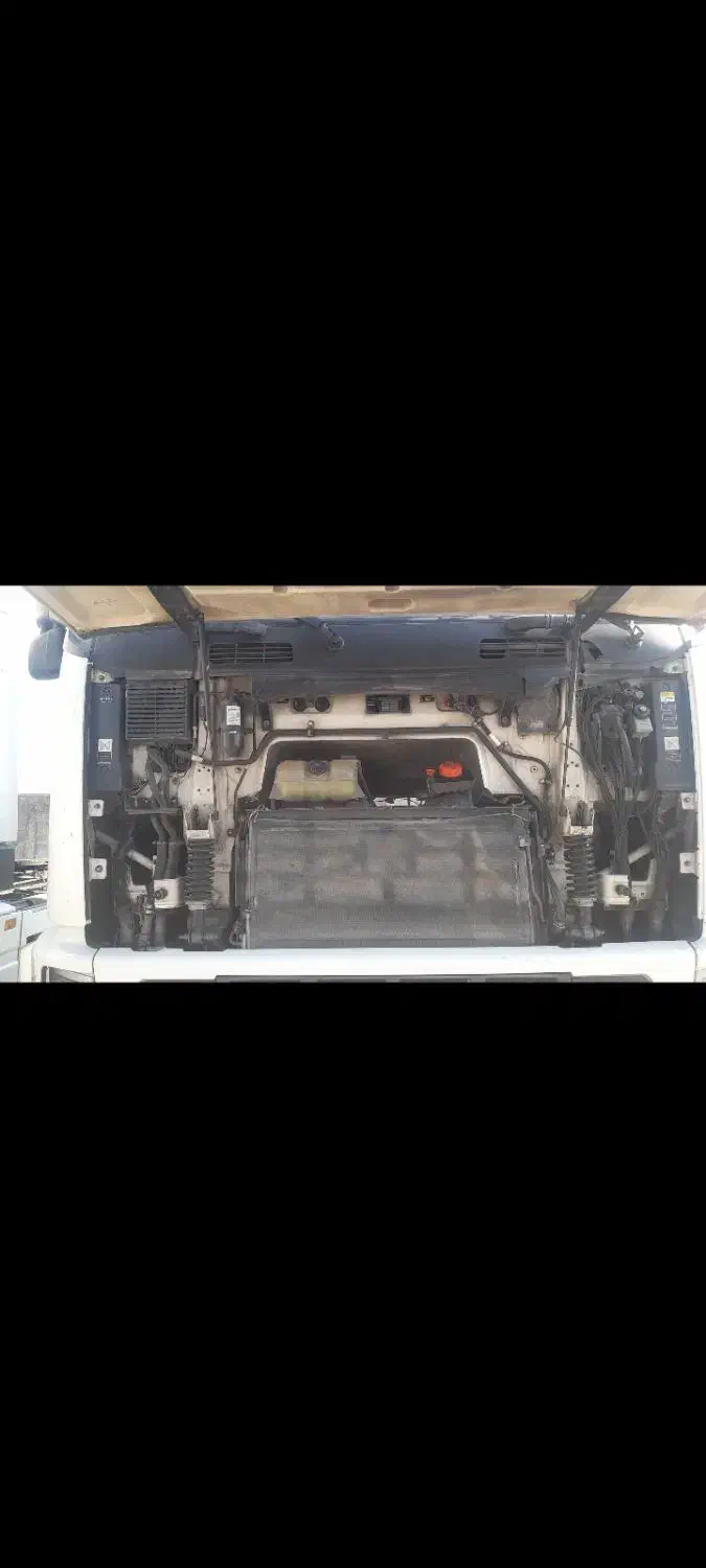 کشنده|خودرو سنگین|میانه, |دیوار