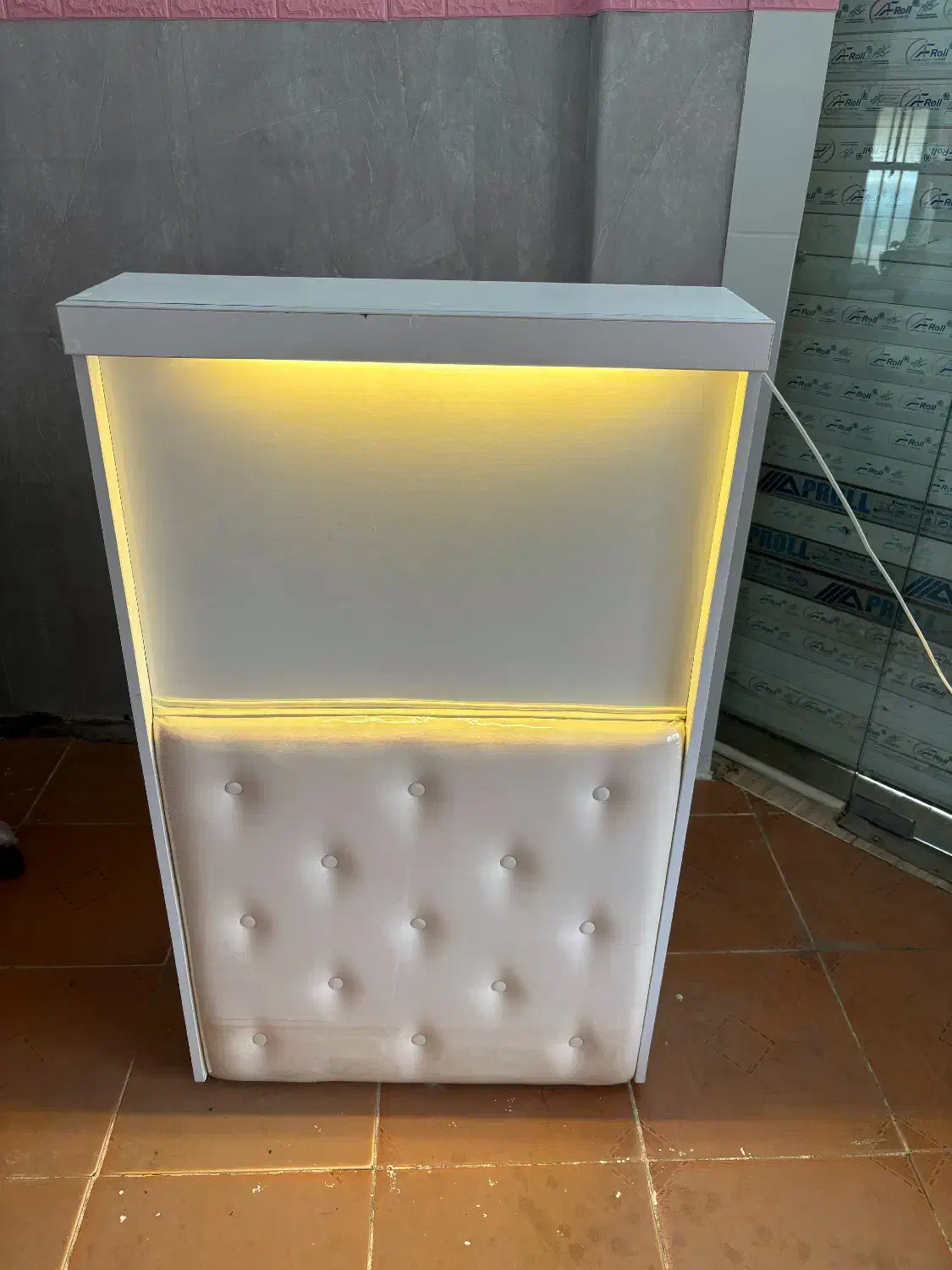 تجهیزات سالن زیبایی|آرایشگاه و سالنهای زیبایی|لاهیجان, کوی زمانی|دیوار