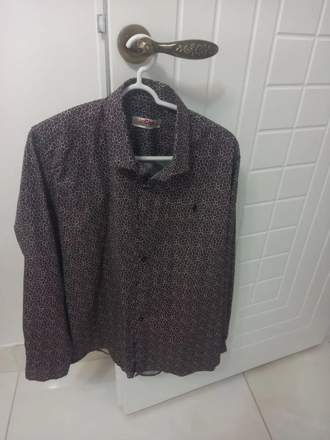 پیراهن|لباس|جلفا, |دیوار