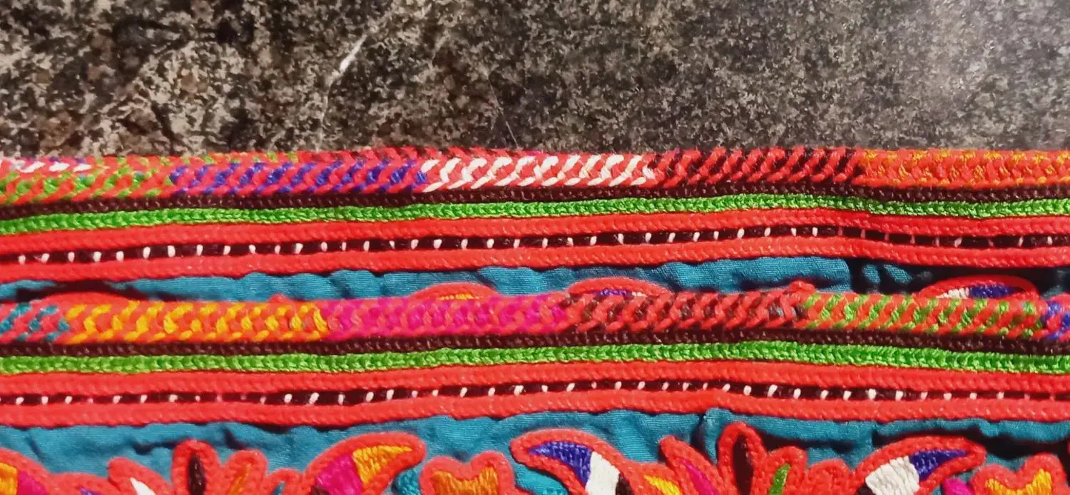 کریشی|لباس|ایرانشهر, |دیوار