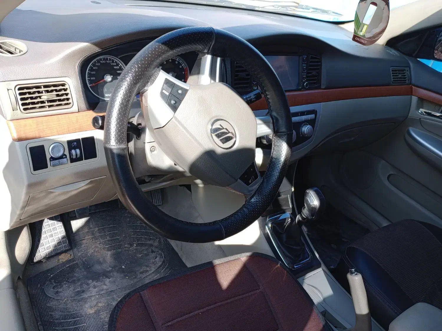 لیفان ۶۲۰ مدل آخربهمن ۹۴|خودرو سواری و وانت|مشهد, جاهد شهر|دیوار