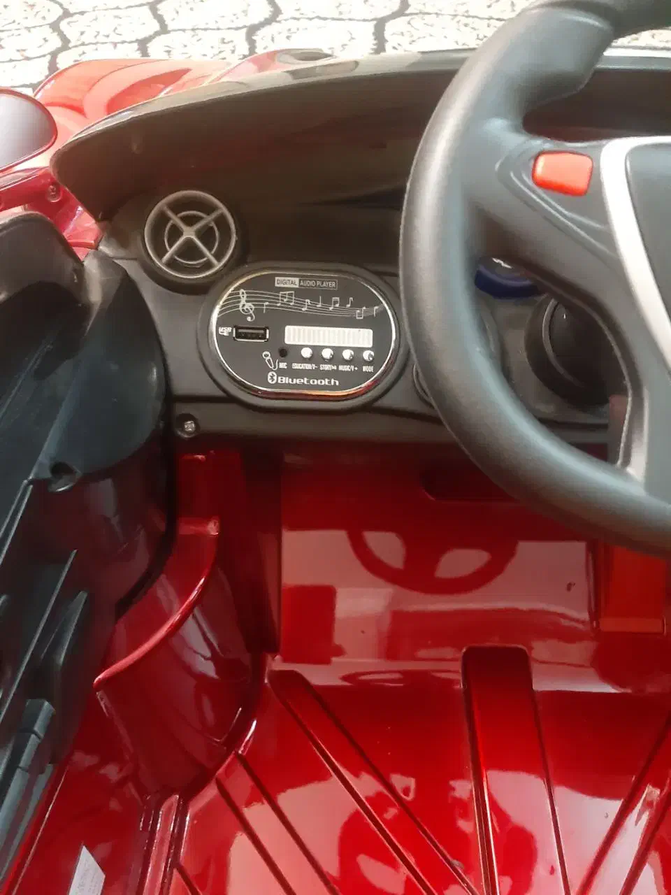 ماشین شارژی|اسباببازی|رشت, گلسار|دیوار