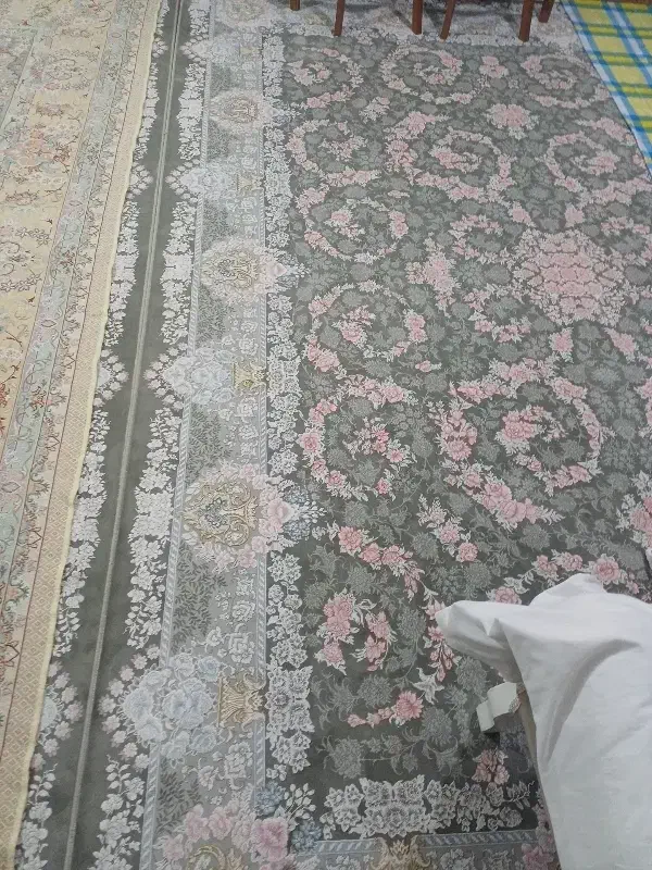 یک جفت فرش دستبافت و یک جفت فرش ماشینی برجسته|فرش|اردبیل, |دیوار