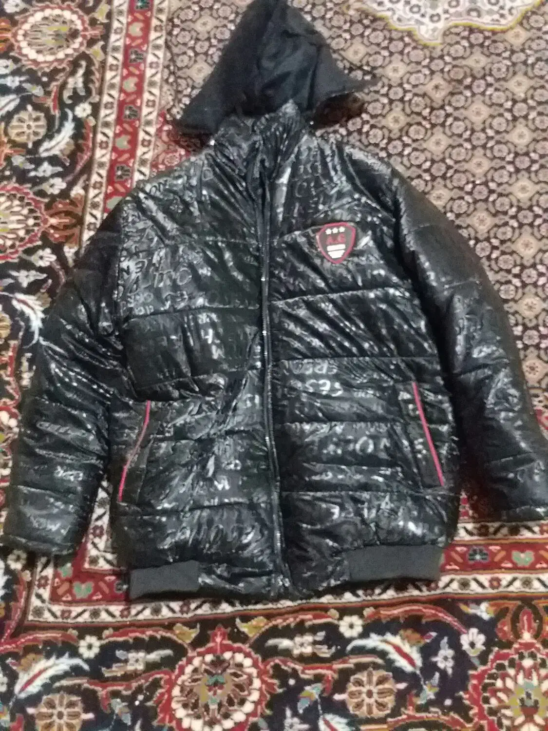 کاپشن|لباس|مشگین شهر, |دیوار