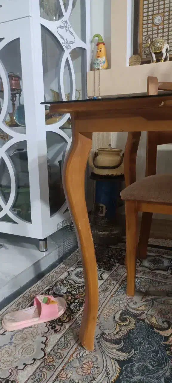 میز نهار خوری تمام چوب سالم وتمیز|میز و صندلی غذاخوری|کاشمر, |دیوار