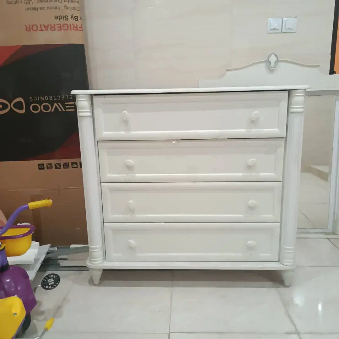 دراور وآینه|تخت و سرویس خواب|شیراز, شهرک سراج‎|دیوار