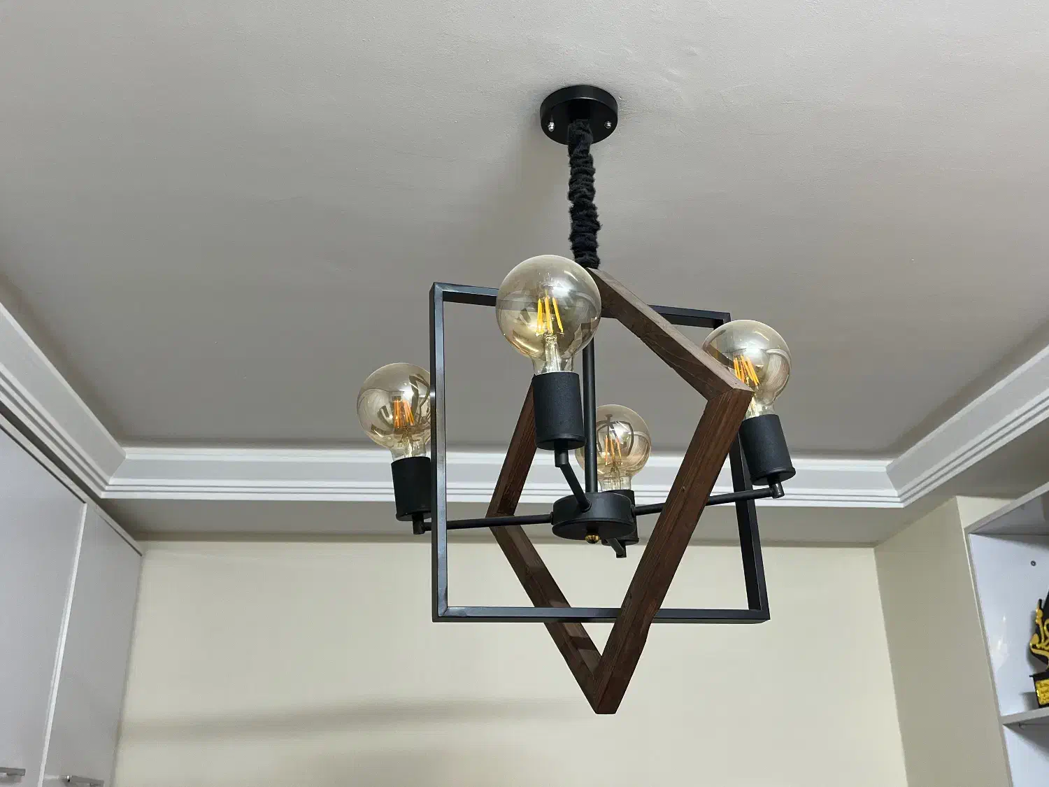 لوستر|لوستر و چراغ آویز|پاکدشت, پاکدشت (مامازند)|دیوار