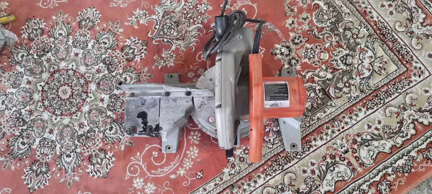 فارسی بر میلواکی اصل آمریکا|ابزارآلات|اشنویه, |دیوار