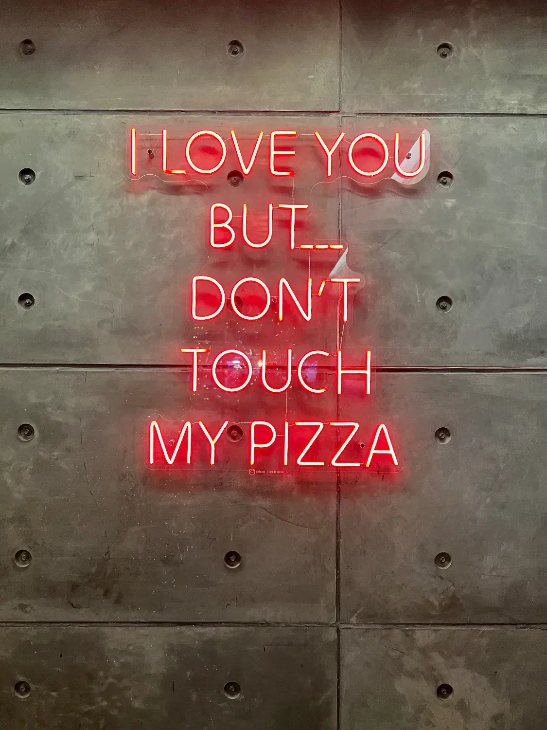 فروش دوعدد نئون مخصوص پیتزا|کافیشاپ و رستوران|بیرجند, |دیوار