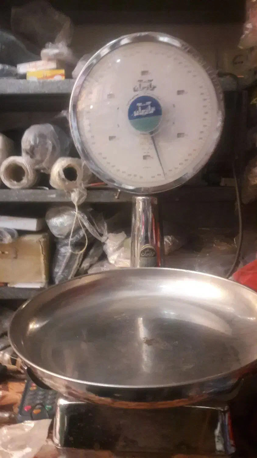 ترازوی‌قدیم‌و‌عتیقه|کلکسیون اشیاء عتیقه|قم, انسجام|دیوار