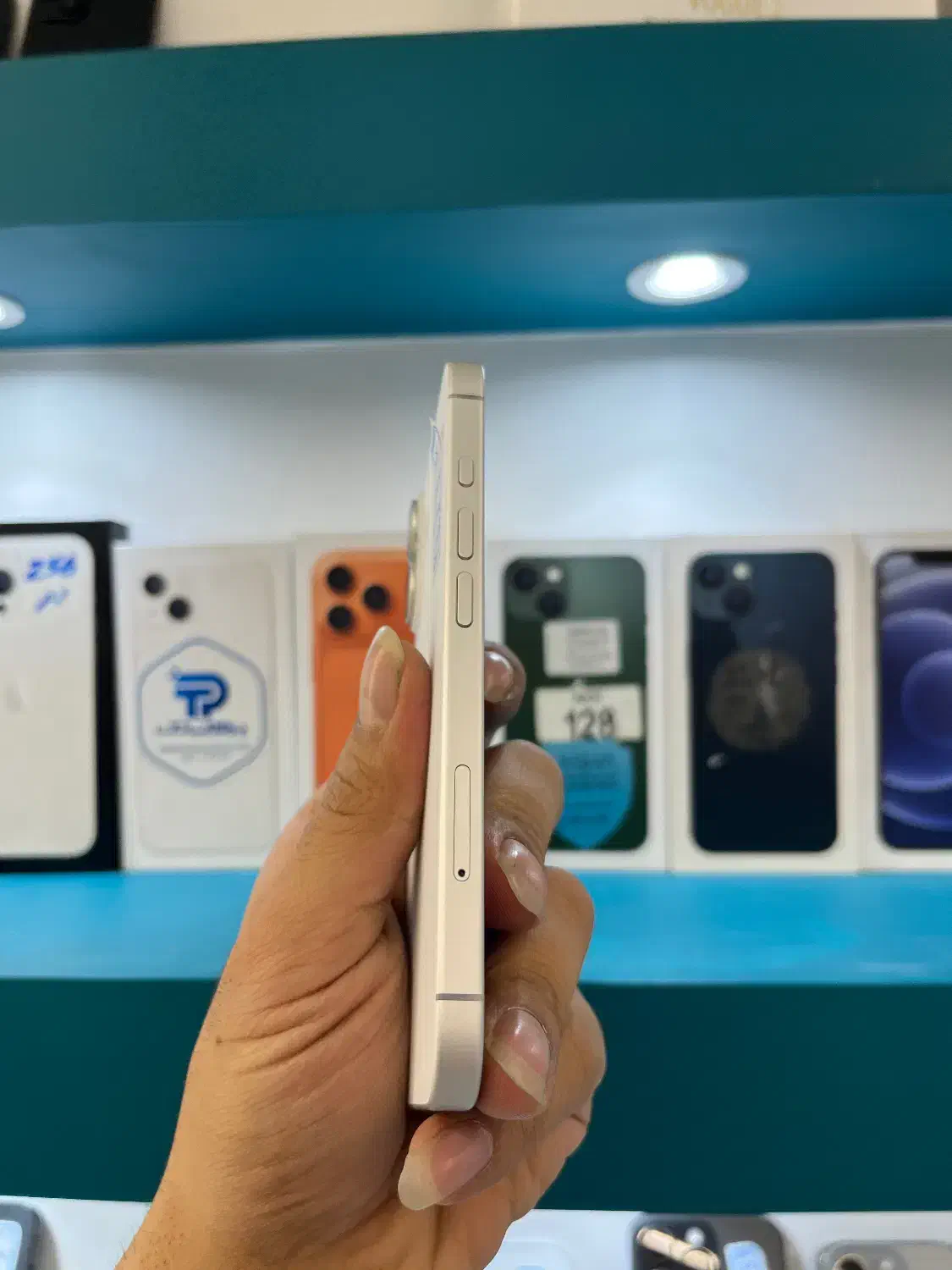 iphone 16 normal کف قیمت|موبایل|اصفهان, باغ زرشک|دیوار