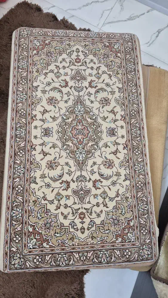 یک جفت پشتی|پشتی|کاشان, امیرکبیر|دیوار