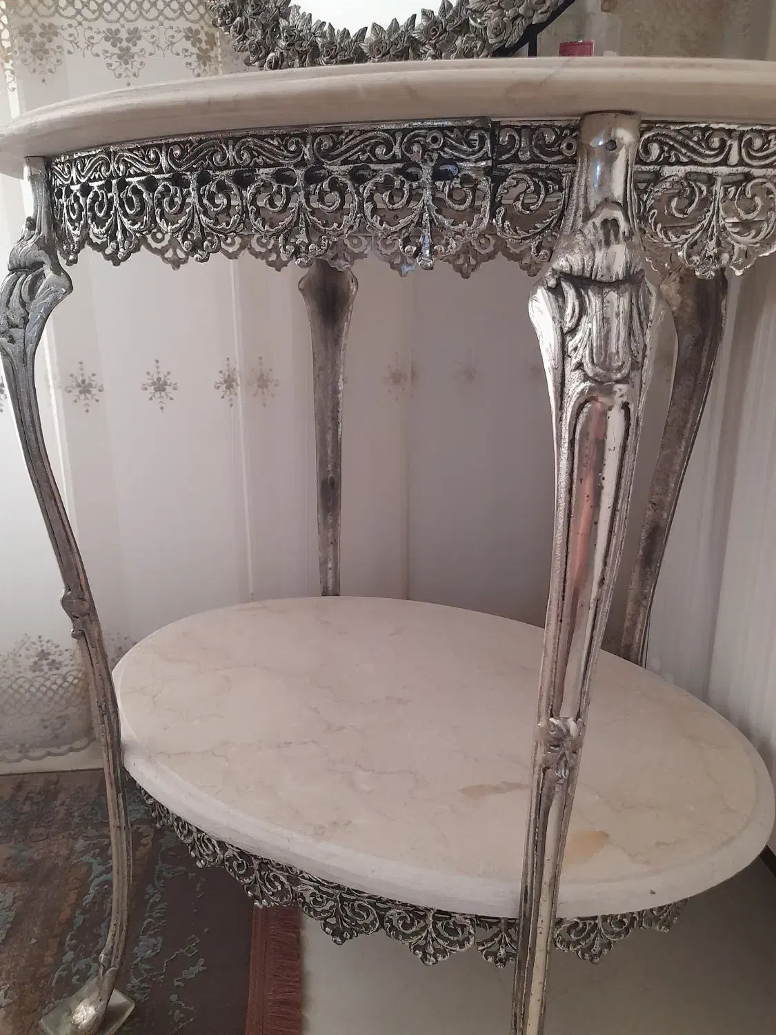 آینه و شمعدان|آینه|قم, انسجام|دیوار