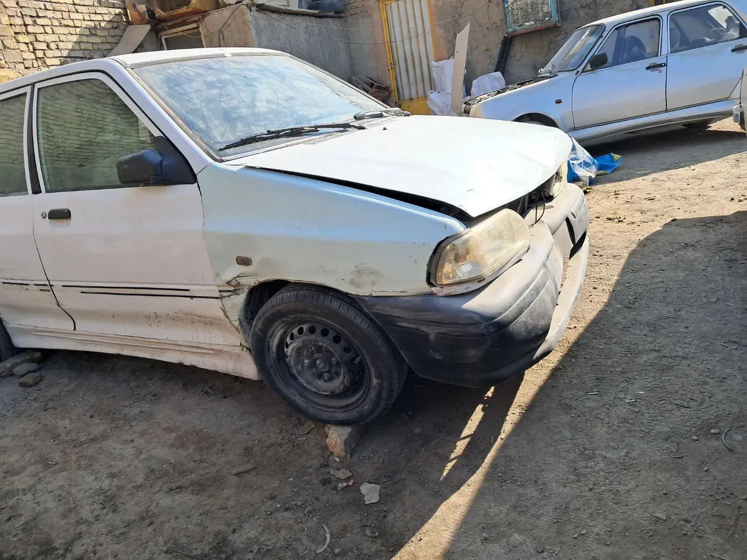 پراید۸۳ تصادفی|خودرو سواری و وانت|فلاورجان, |دیوار