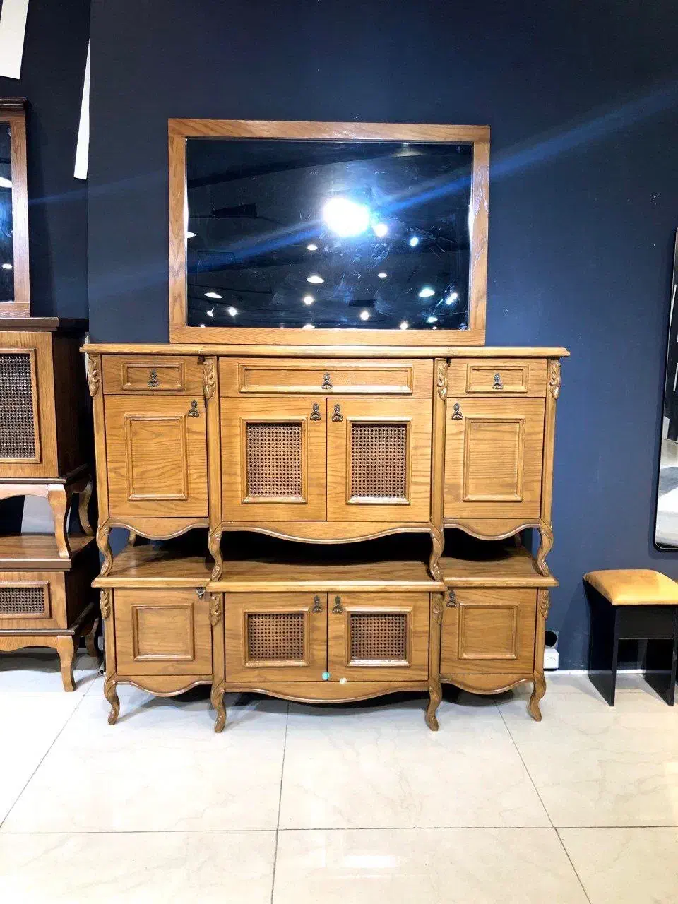 انواع جلومبلی میز تی وی ومبلمان وکنسول سرویس خواب|مبلمان خانگی و میز عسلی|مشهد, گرجی علیا|دیوار