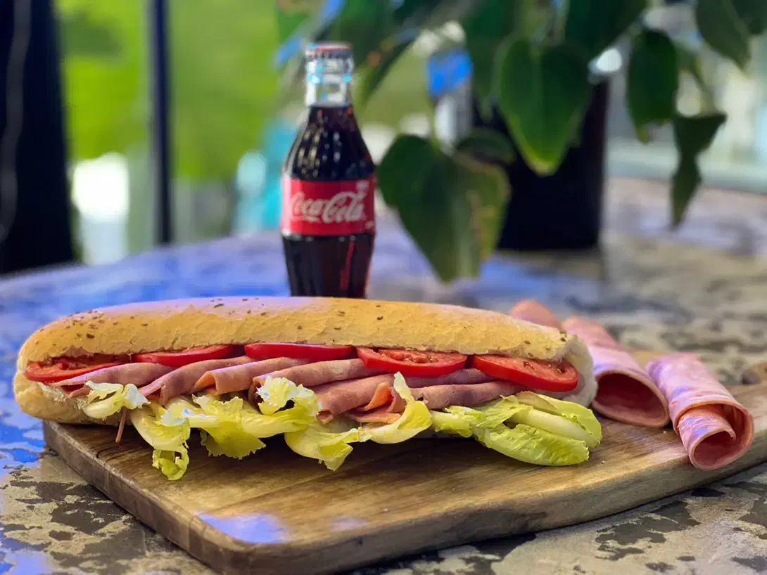 جذب نیرودر قسمت های مختلف فست فود با حقوق عالی|استخدام خدمات فروشگاه و رستوران|کرمان, |دیوار