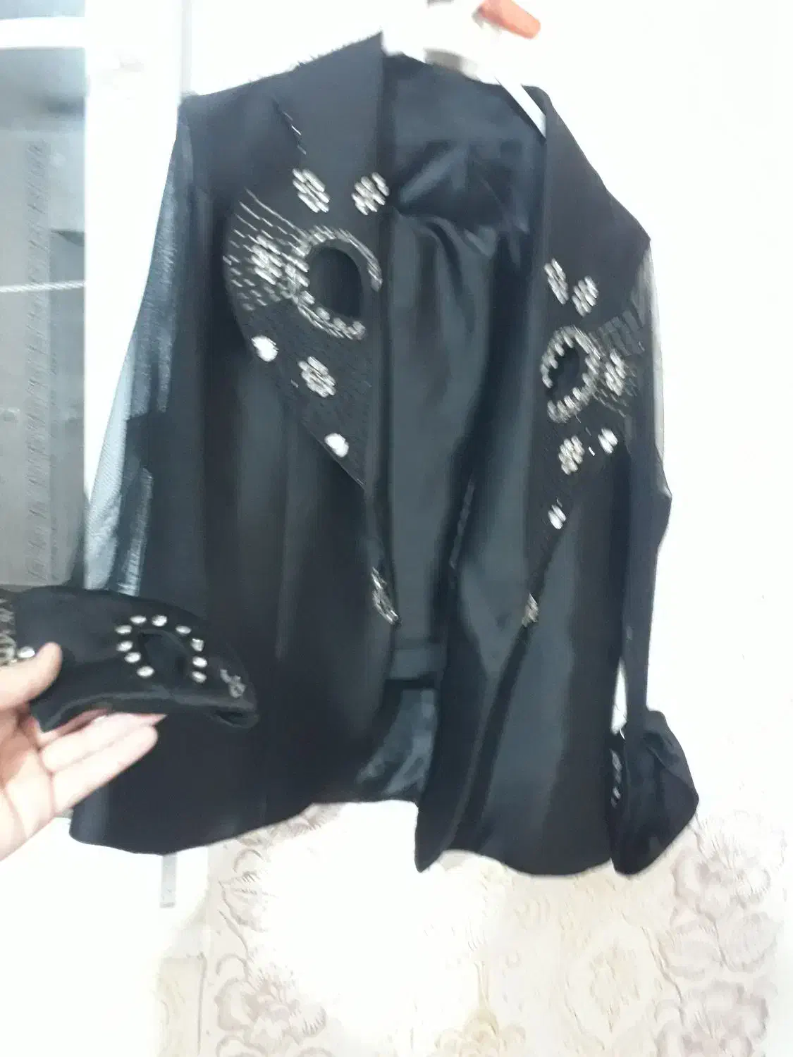 یک عدد کت و دامن و زیره|لباس|اهر, |دیوار