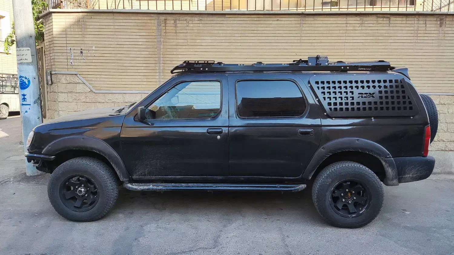 نیسان سرانزا مدل ۸۳|خودرو سواری و وانت|اصفهان, ملک‌شهر|دیوار