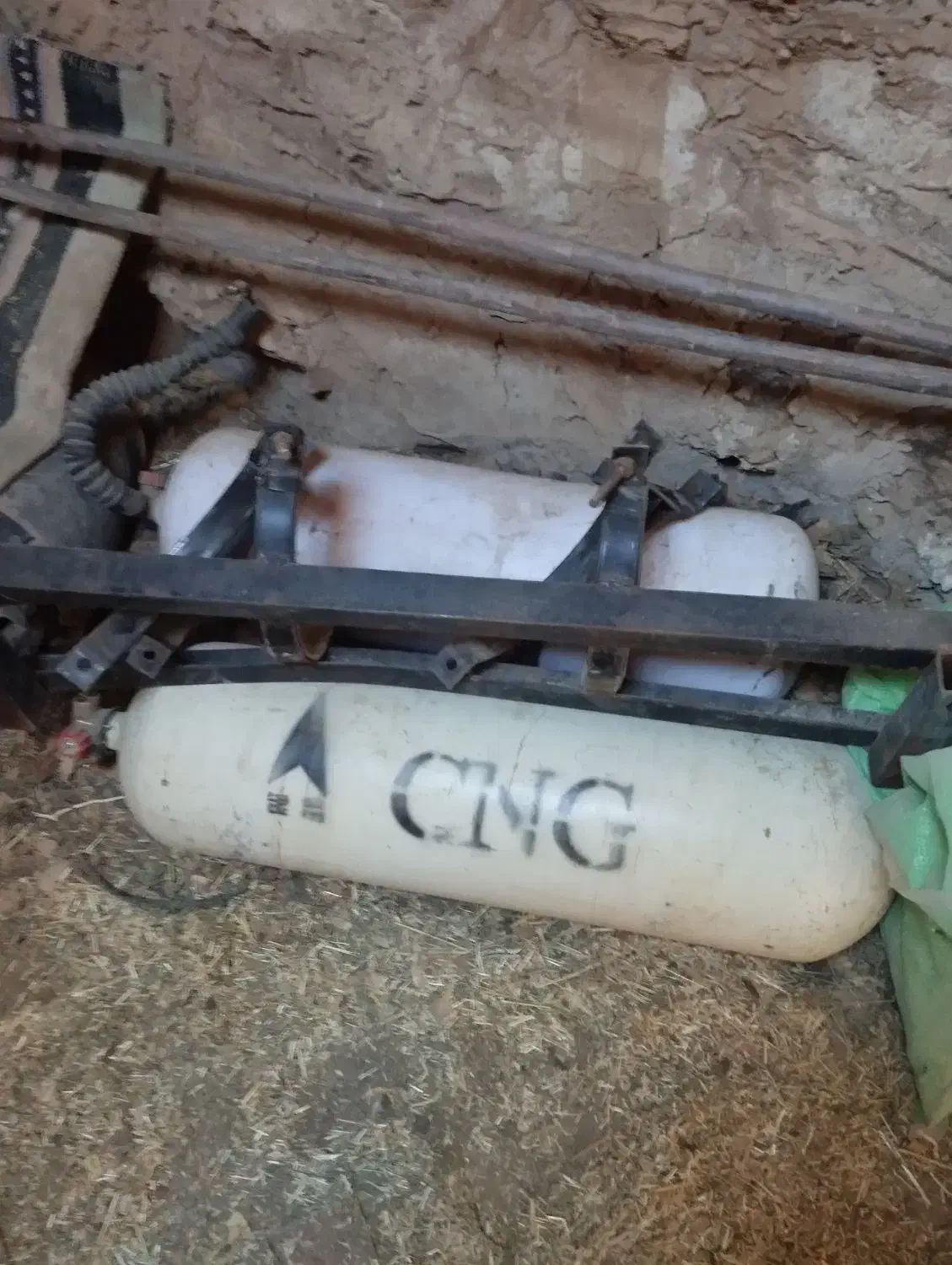 دوعدد کبسول سی ان جی با پایه.|قطعات یدکی و لوازم جانبی|فردوس (خراسان), |دیوار