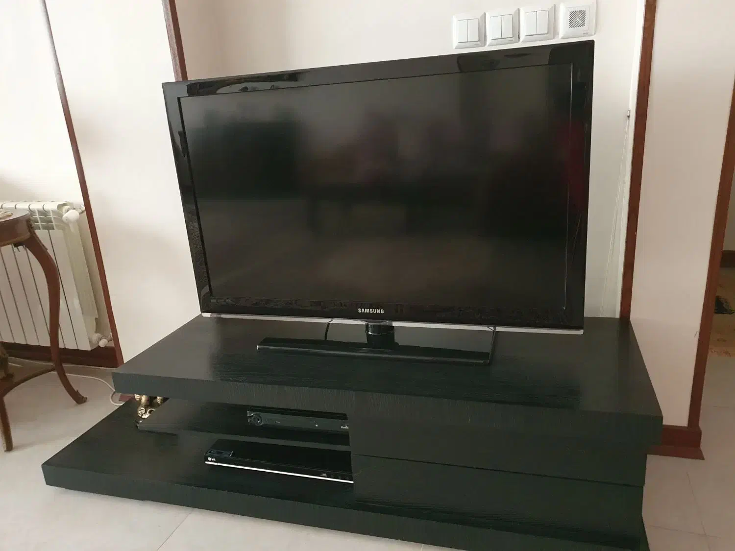 میز تی وی در حد نو|میز تلویزیون|پردیس, فاز ۸|دیوار