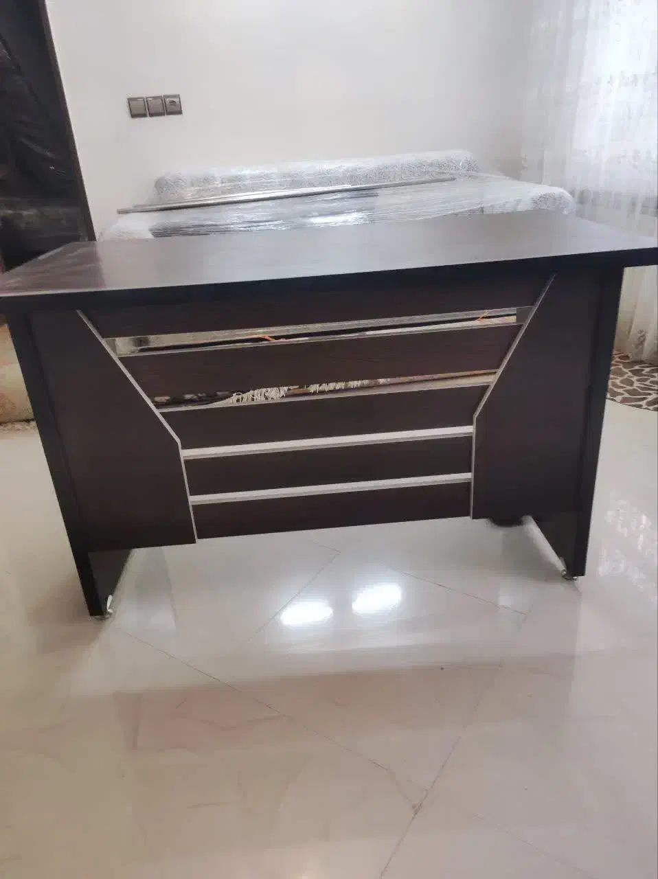 میز و کشوی نو|میز تحریر و کامپیوتر|بیرجند, |دیوار