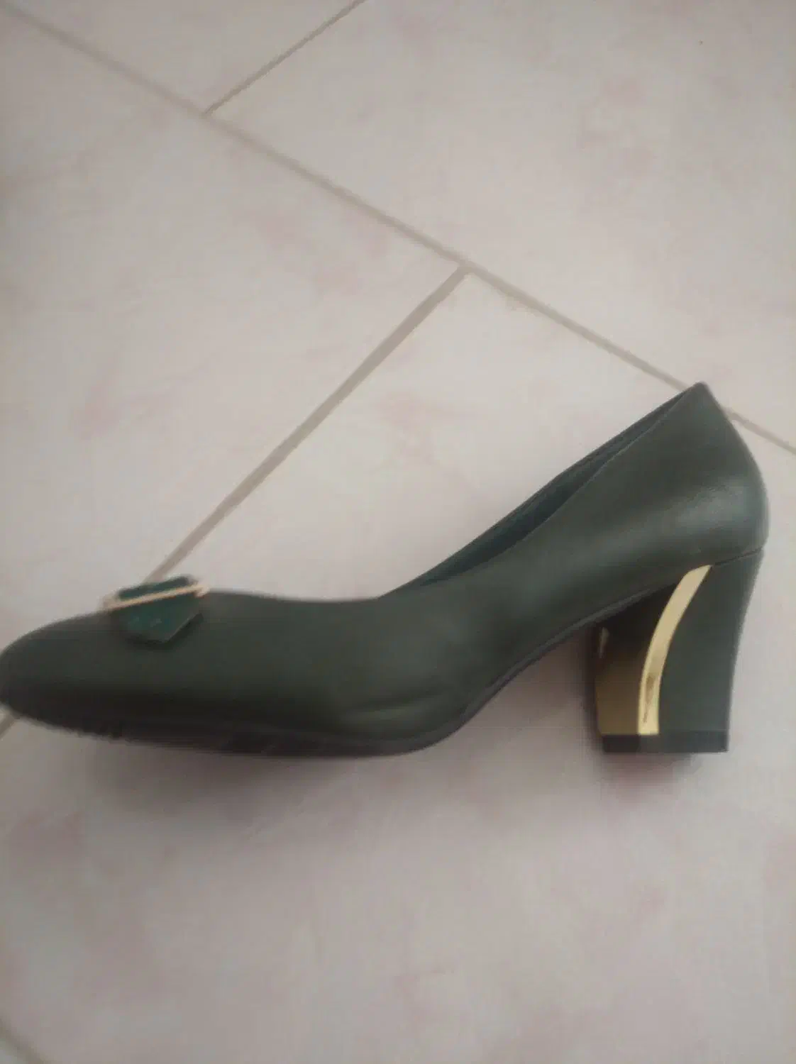 کفش|کیف، کفش، کمربند|شهرکرد, |دیوار