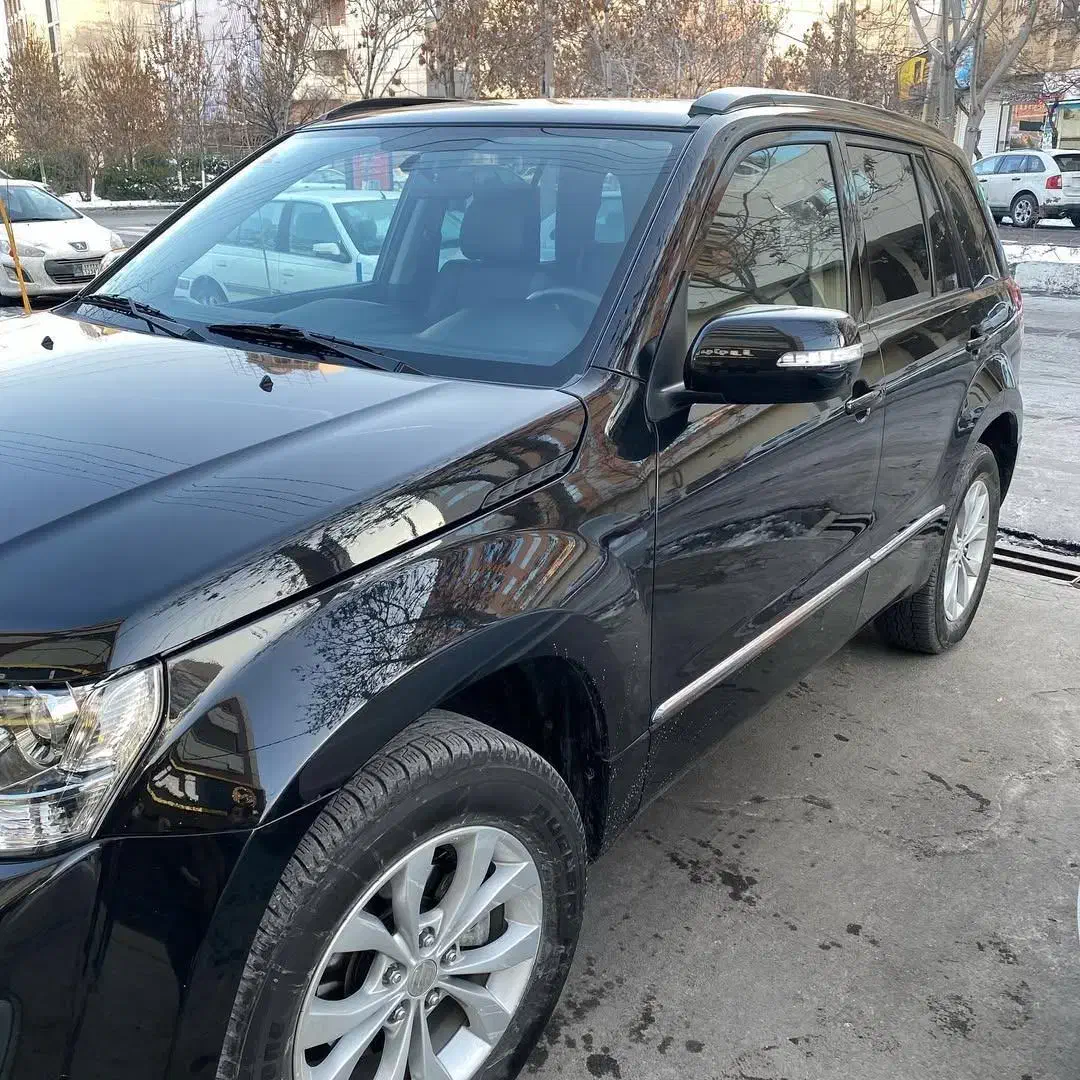 سوزوکی گرند ویتارا ۹۷اتومات ۲۴۰۰|خودرو سواری و وانت|تهران, شهرک غرب|دیوار