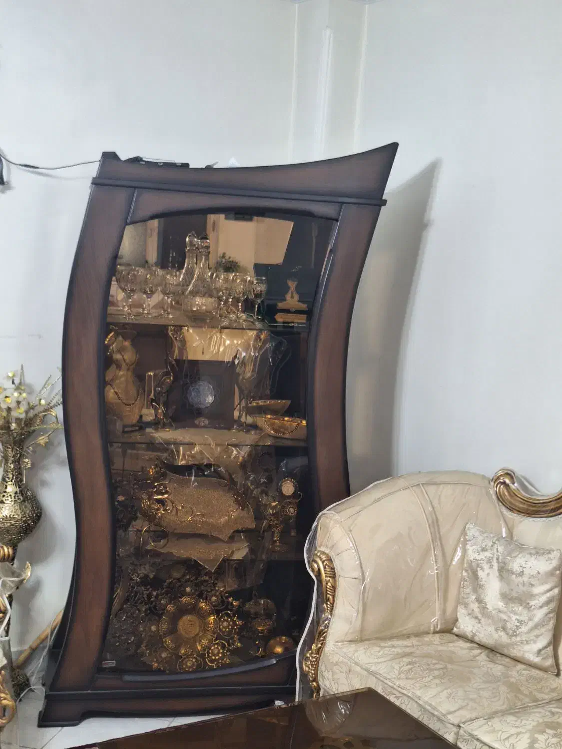 مبل  راحتی و بوفه|مبلمان خانگی و میز عسلی|اندیشه, اندیشه فاز ۵|دیوار