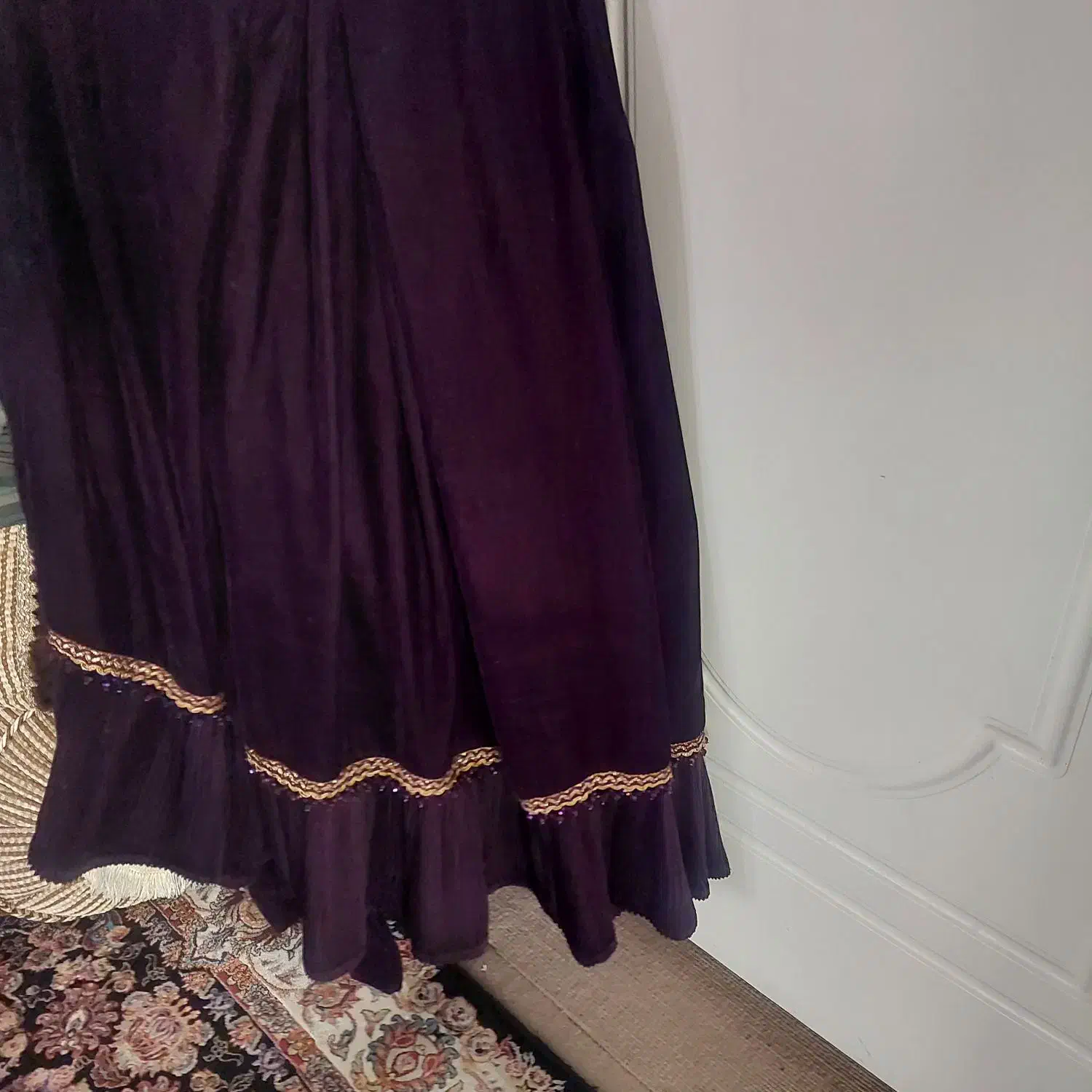 لباس مخمل|لباس|یاسوج, |دیوار