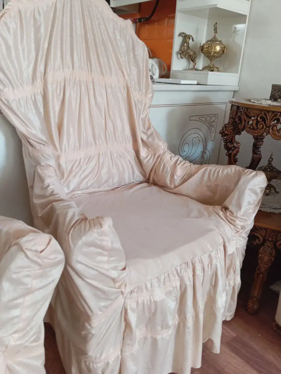 رومبلی|مبلمان خانگی و میز عسلی|اهر, |دیوار