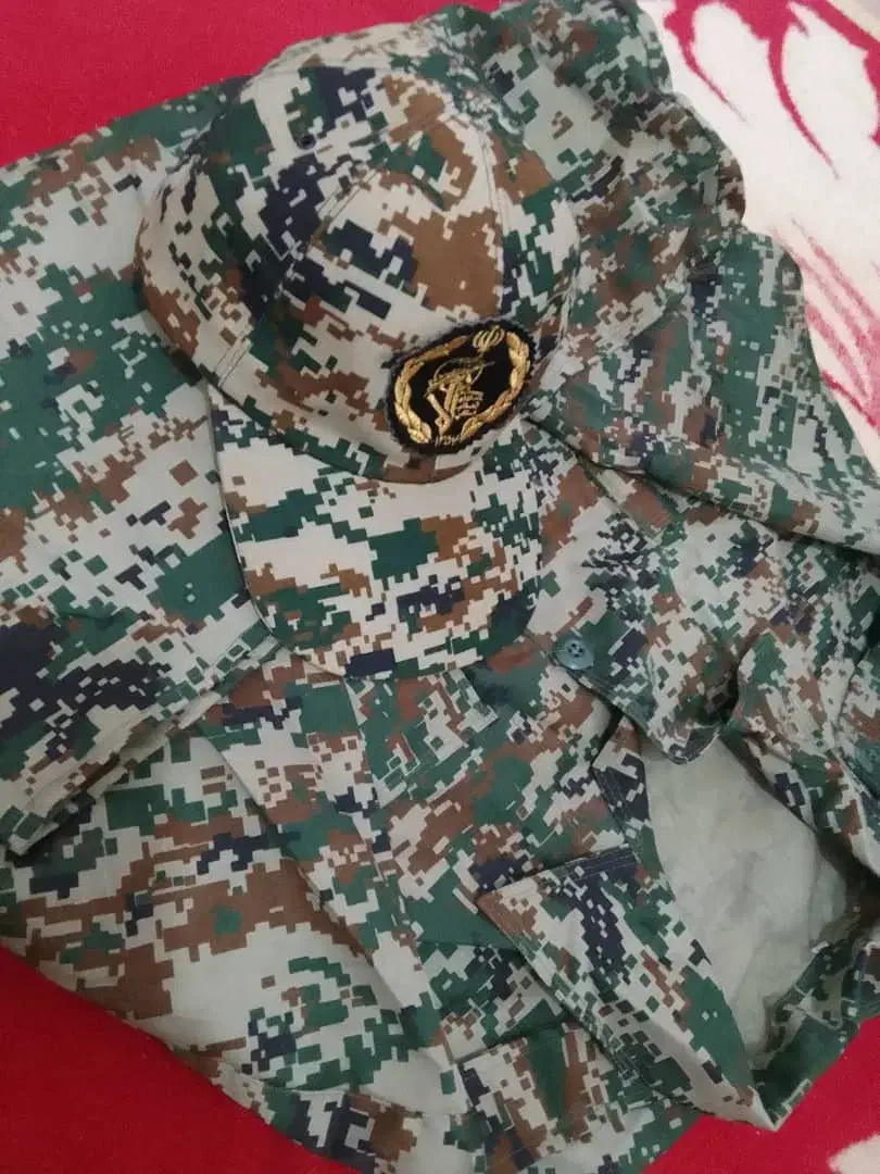 لباس نظامی|لباس|قم, نوقطار|دیوار