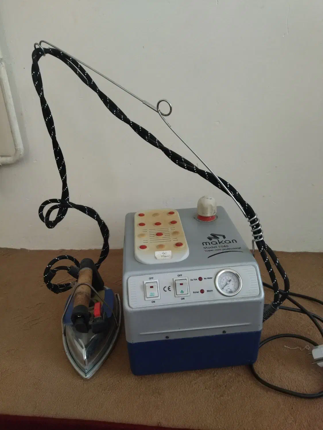 اتو بخار مخزنی ماکان|اتو و لوازم اتو|طبس, |دیوار