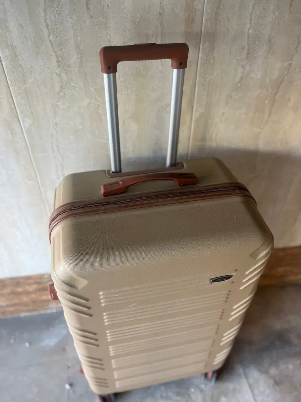 چمدان هوسونی|کیف، کفش، کمربند|همدان, |دیوار