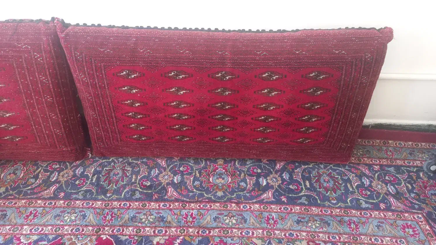 پشتی|پشتی|سیرجان, |دیوار