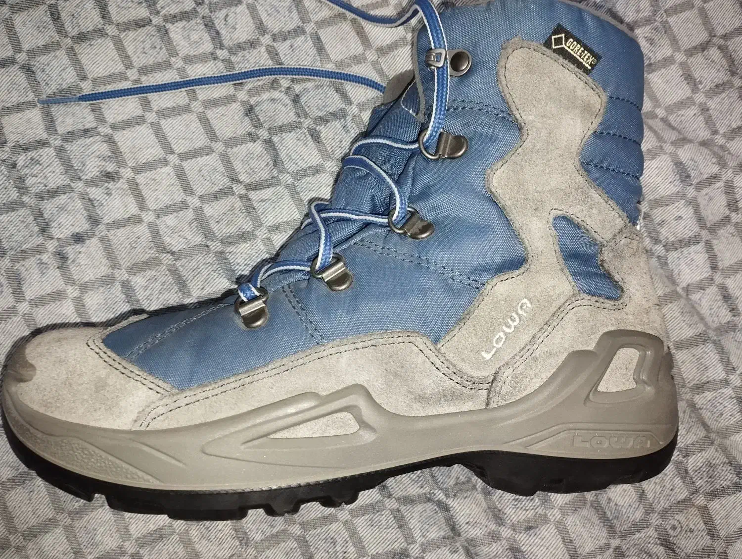 کفش کوهنوردی و کمپینگ لوا Lowa|کوهنوردی و کمپینگ|بستان آباد, |دیوار