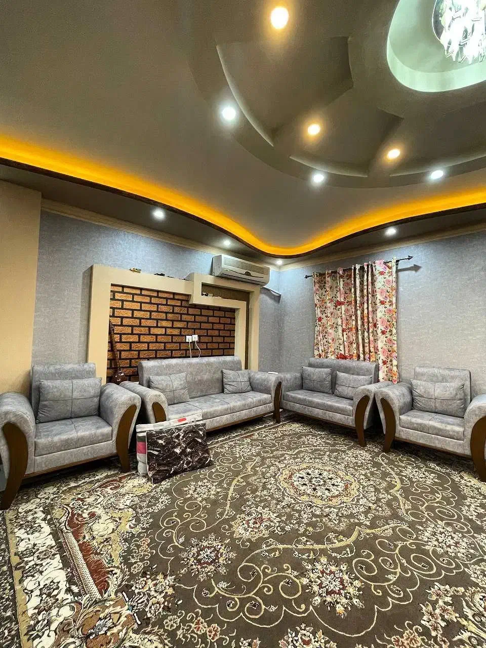 فرهنگ شهر/ویلایی250/خیابان پهن و مرغوب/بازسازی شده|فروش خانه و ویلا|اهواز, فرهنگ شهر|دیوار