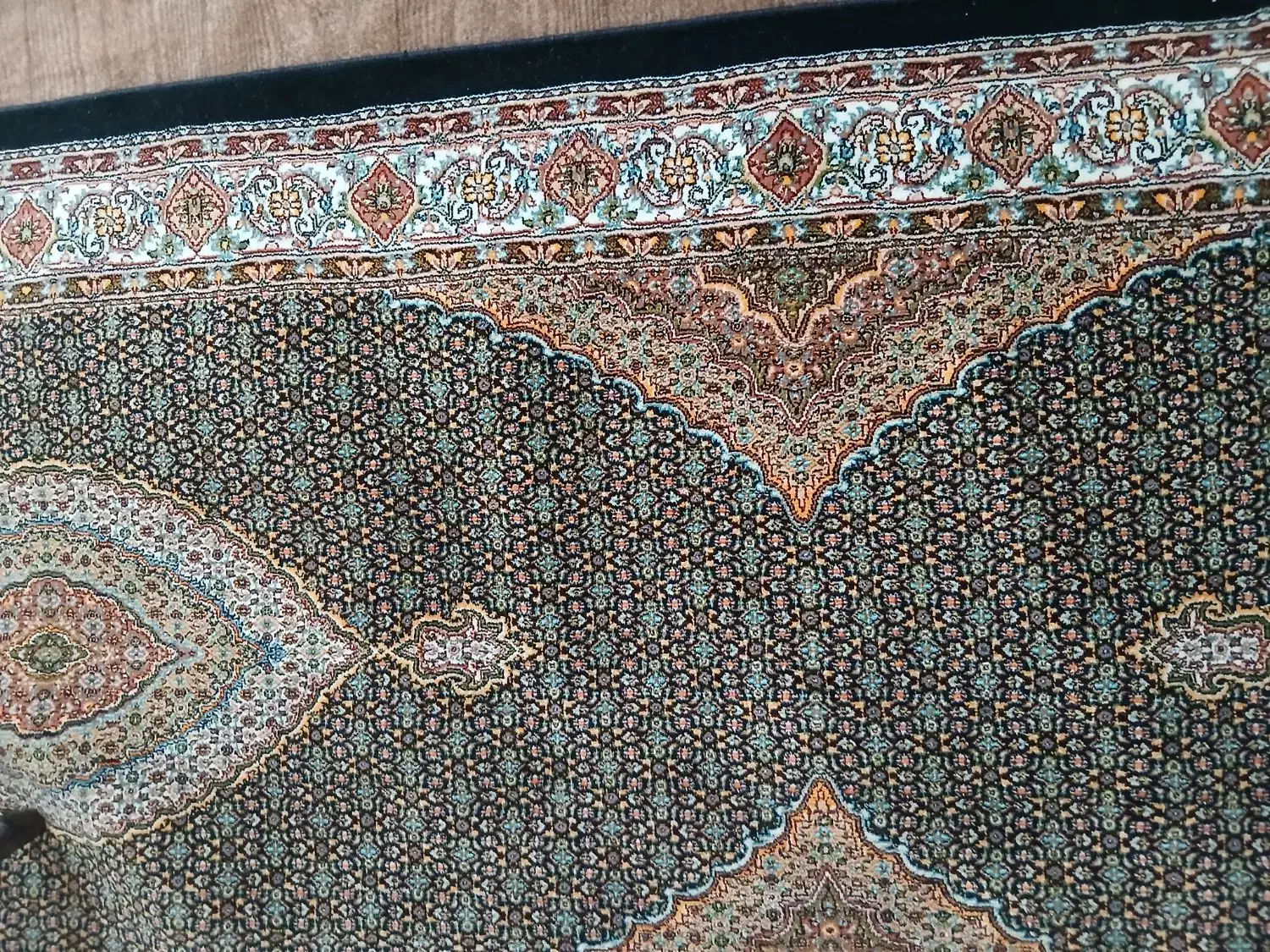 دو عدد فرش کناره ماشینی|فرش|مرند, |دیوار