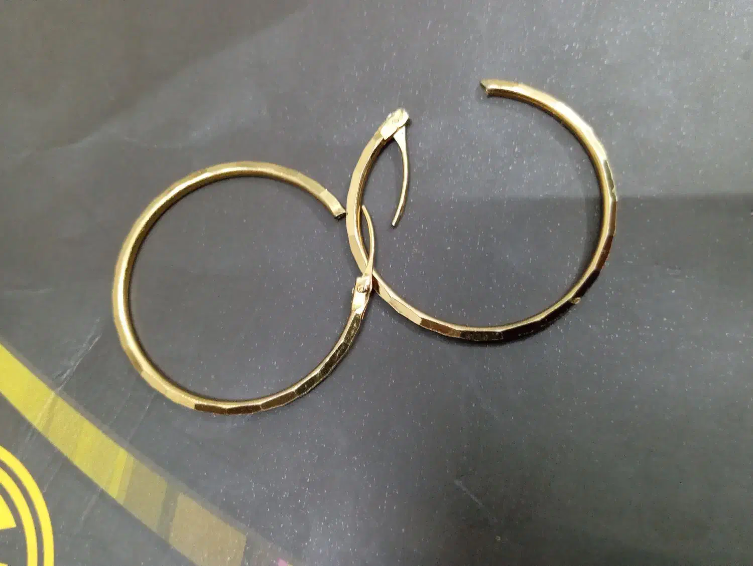 یک جفتگوشواره بدل و سالم|جواهرات|قم, شهید صیاد شیرازی|دیوار