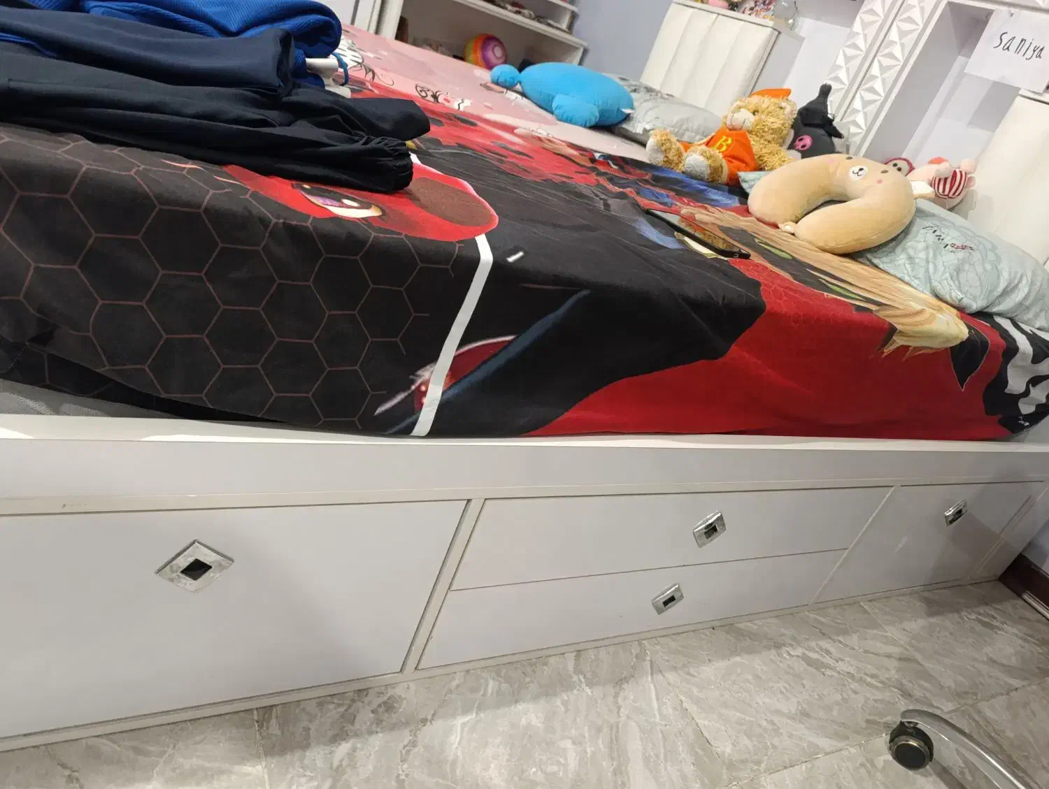 دو عدد تخت نوجوان تمیز و سالم|تخت و سرویس خواب|کرج, کوی امامیه|دیوار