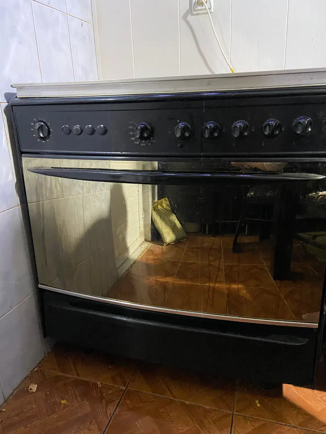 فروش مقداری وسیله خونه ویه میزناخن ویه ماشین کودک|حراج|قزوین, |دیوار