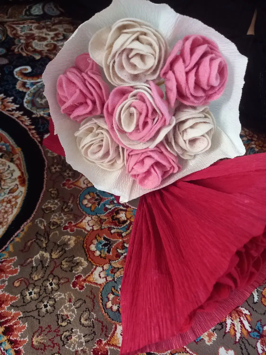 دسته گل|گل مصنوعی|قم, چهل درخت‎|دیوار