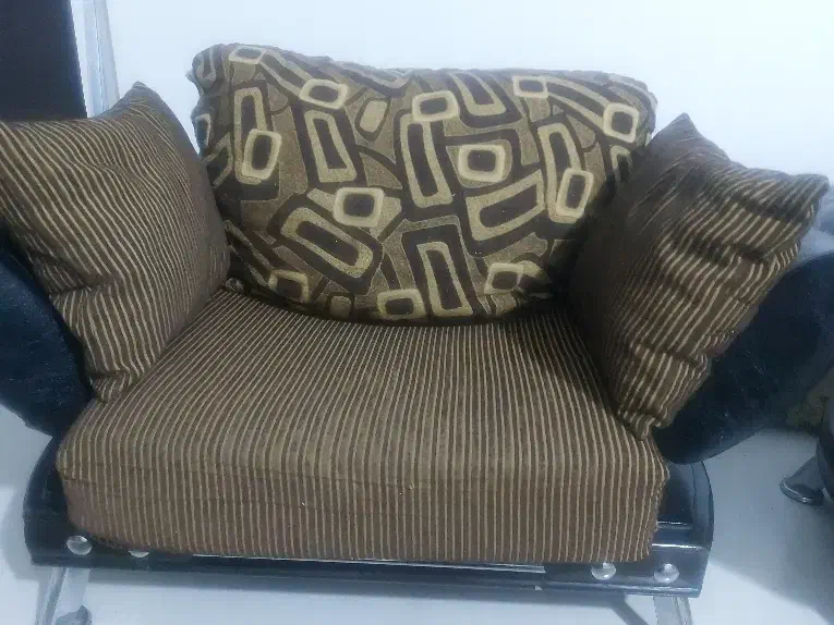 مبل ۷نفره|مبلمان خانگی و میز عسلی|مرودشت, ثبت احوال|دیوار