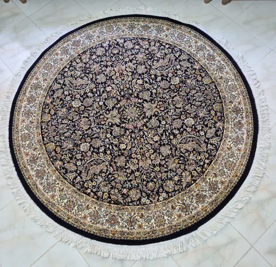 دوتخته فرش ۱۲متری کارکرده ویک تخته فرش گرد بافت|فرش|مشهد, هنرستان|دیوار