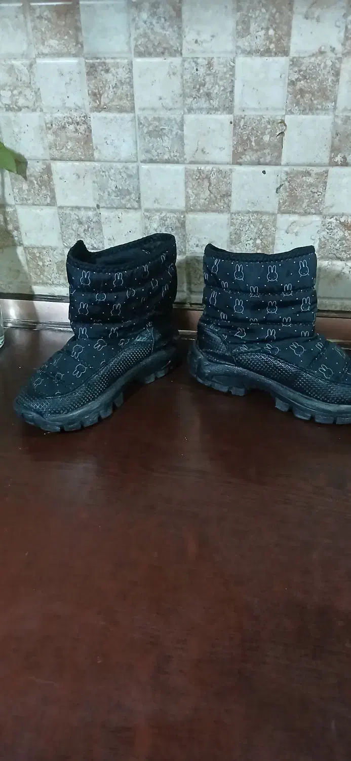 بوت اسپرت سایز ۳۲|کیف، کفش، کمربند|ساری, |دیوار