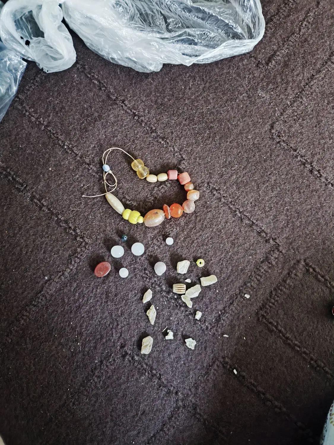 سنگ|کلکسیون اشیاء عتیقه|بیرجند, |دیوار