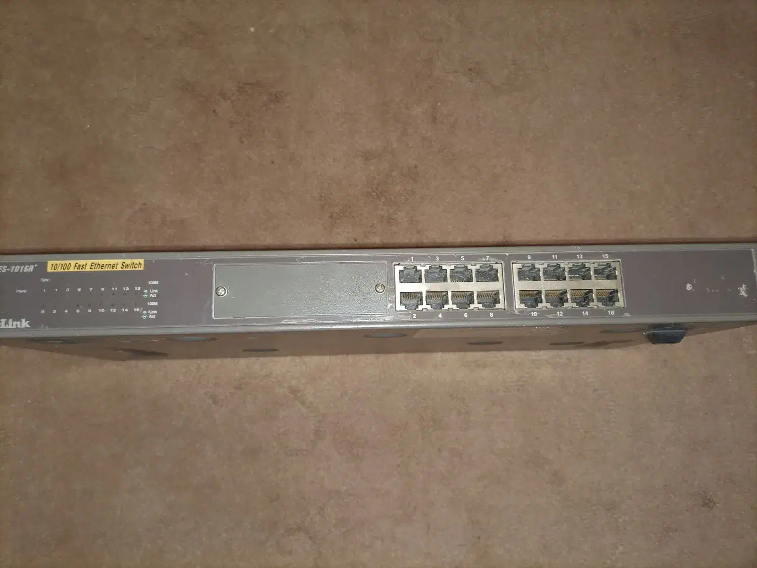 سویچ 16 پورت dlink مدل des-1016r|مودم و تجهیزات شبکه|کرج, کوی امامیه|دیوار