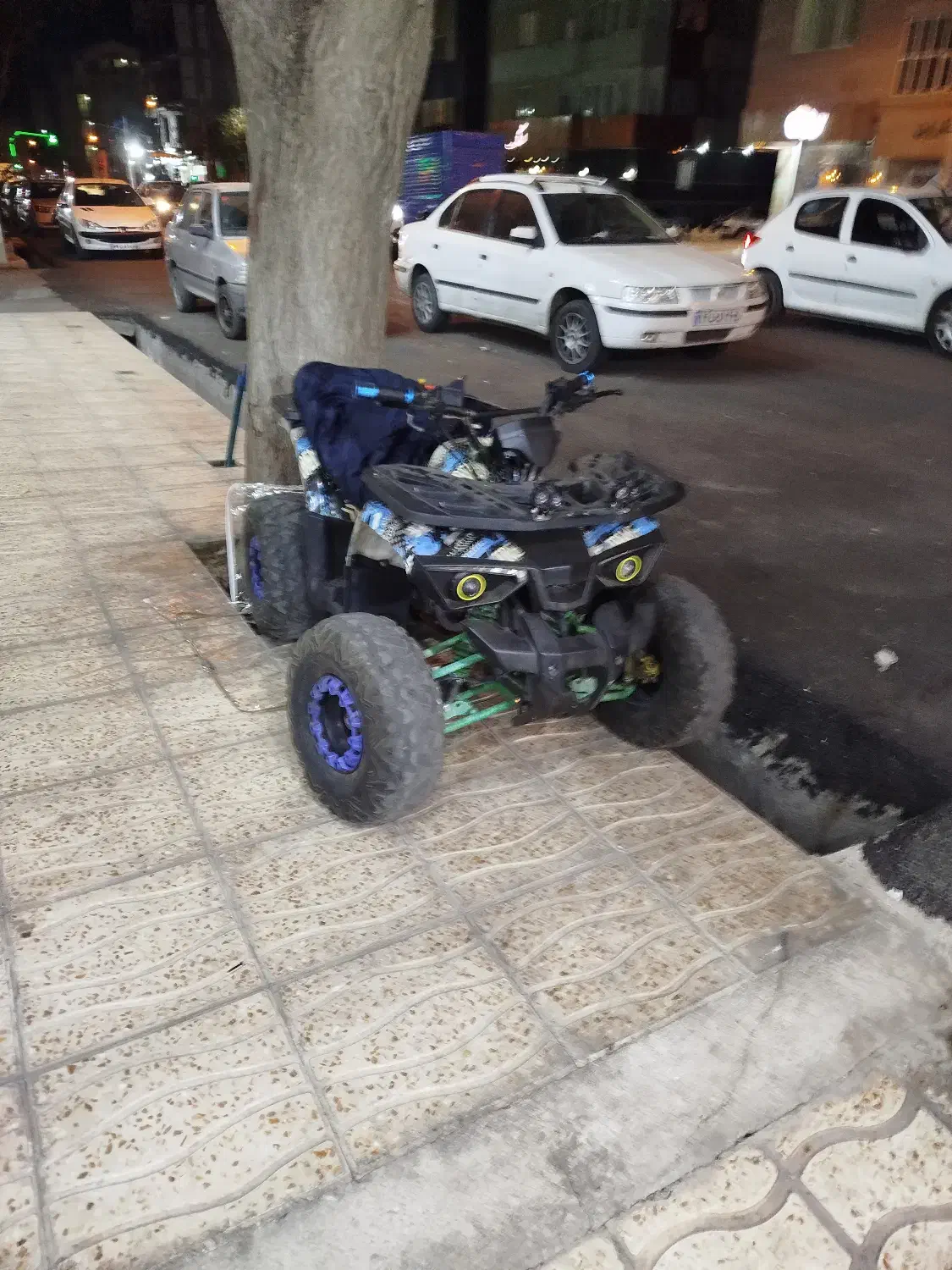 موتور چهار چرخ|موتورسیکلت|میانه, |دیوار