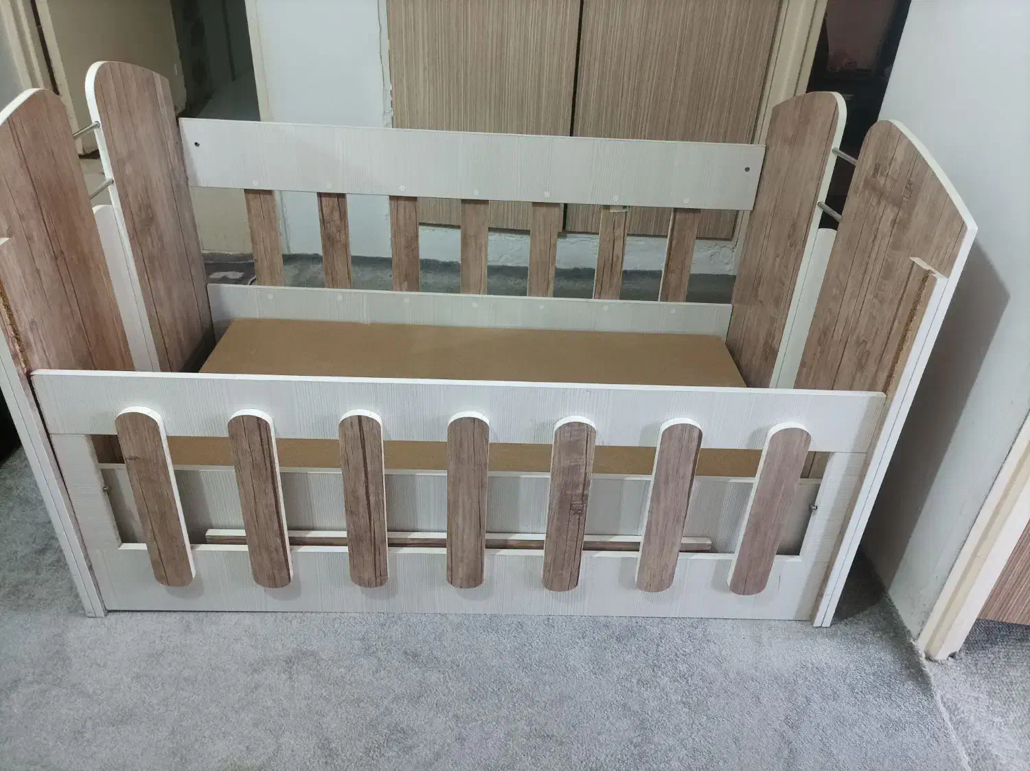 تخت کودک|تخت و صندلی بچه|اسلام‌شهر, شهرک واوان|دیوار